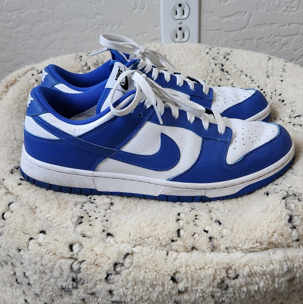 Custom Nikes - Picture 3 of 4